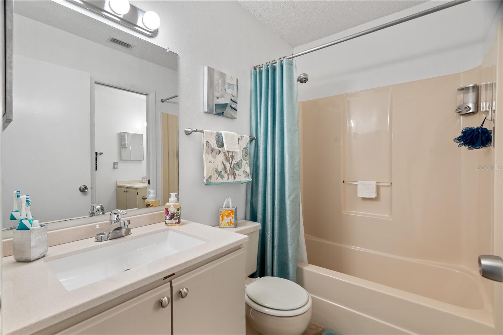 W7871392 Property Photo