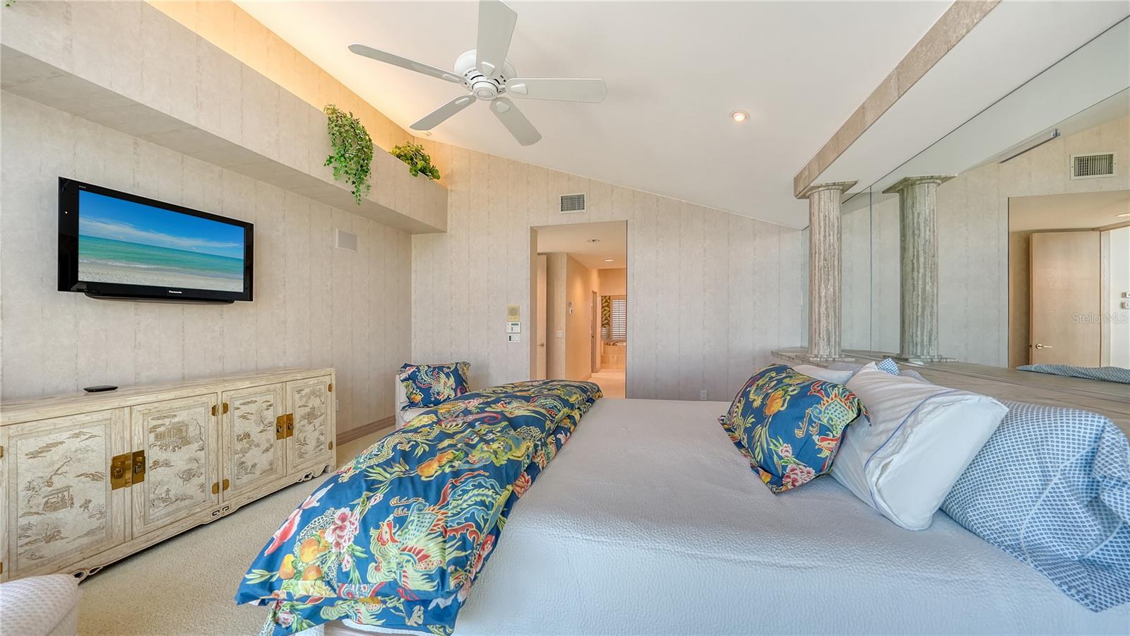 1560 HARBOR SOUND DR, LONGBOAT KEY, FL, 34228