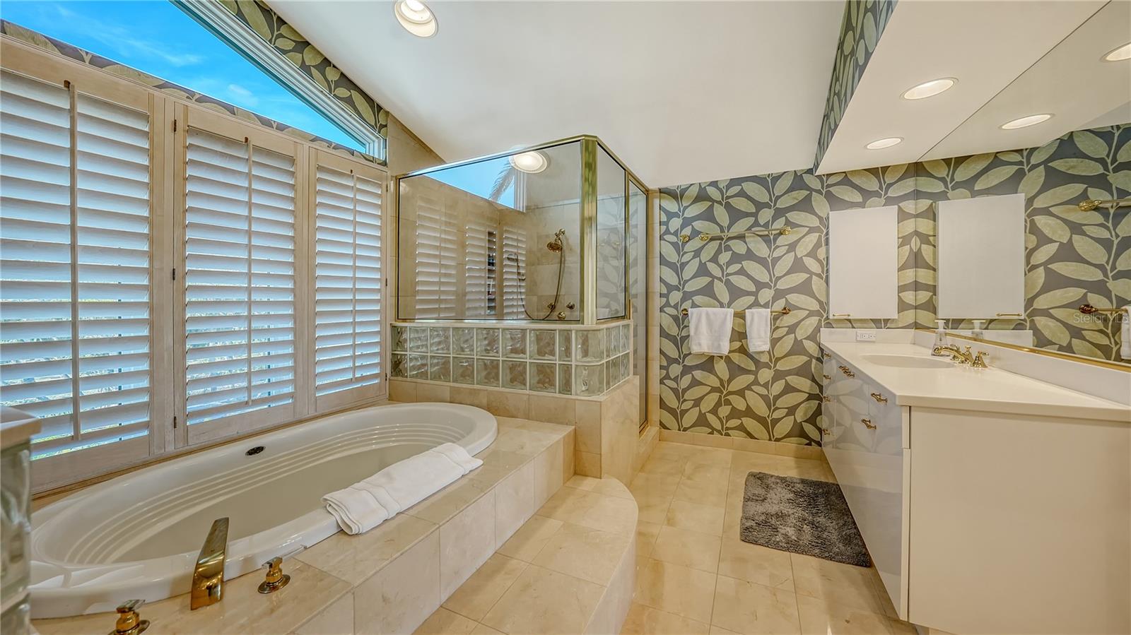 1560 HARBOR SOUND DR, LONGBOAT KEY, FL, 34228