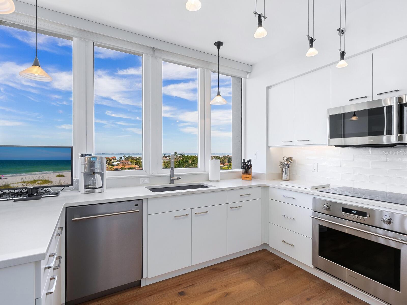1211 GULF OF MEXICO DR #301, LONGBOAT KEY, FL, 34228