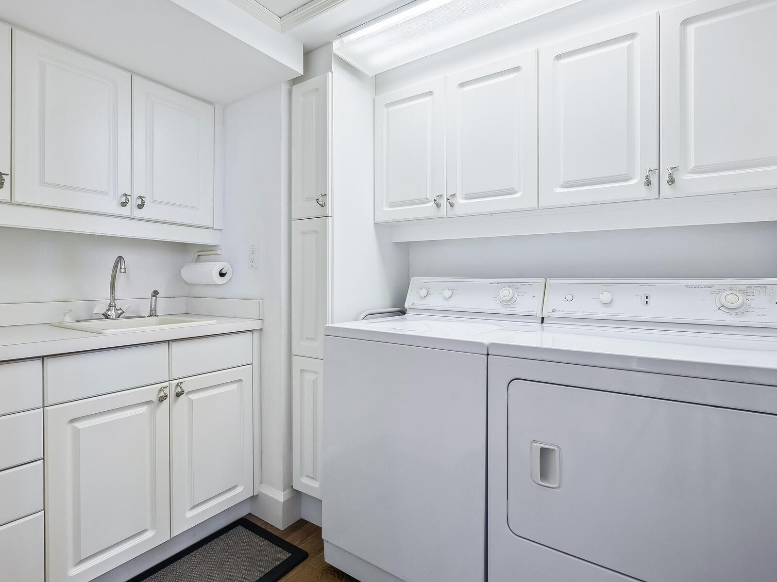1211 GULF OF MEXICO DR #301, LONGBOAT KEY, FL, 34228