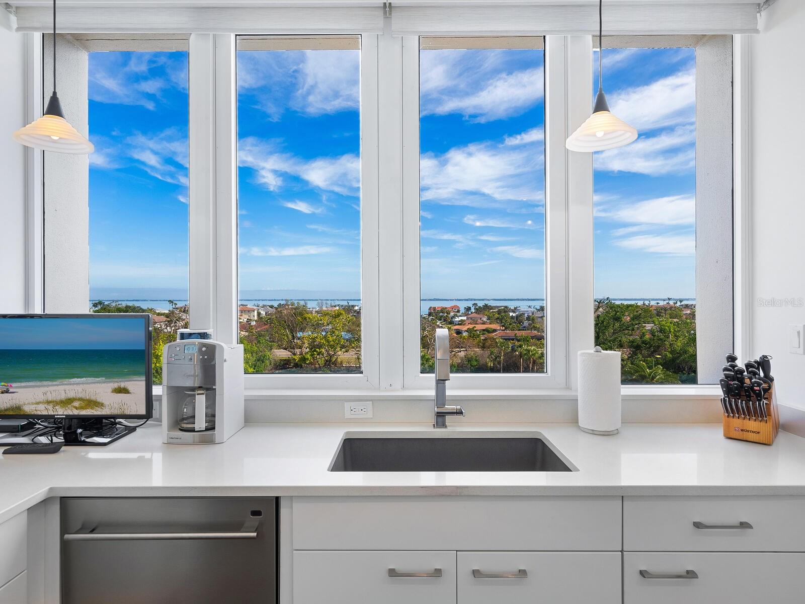 1211 GULF OF MEXICO DR #301, LONGBOAT KEY, FL, 34228
