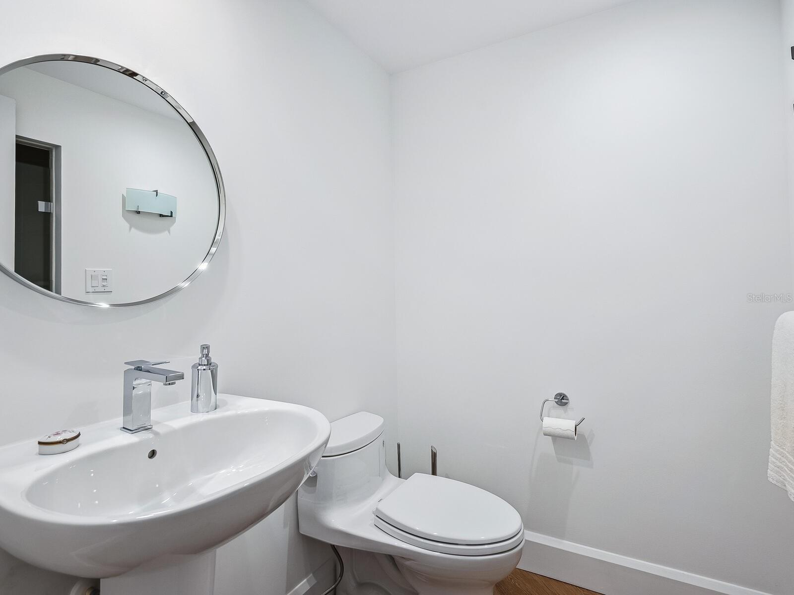 1211 GULF OF MEXICO DR #301, LONGBOAT KEY, FL, 34228