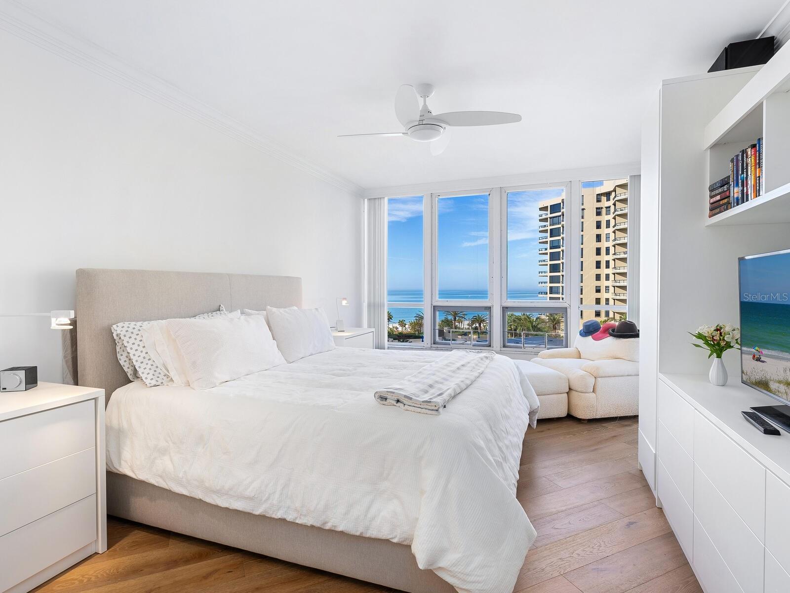 1211 GULF OF MEXICO DR #301, LONGBOAT KEY, FL, 34228
