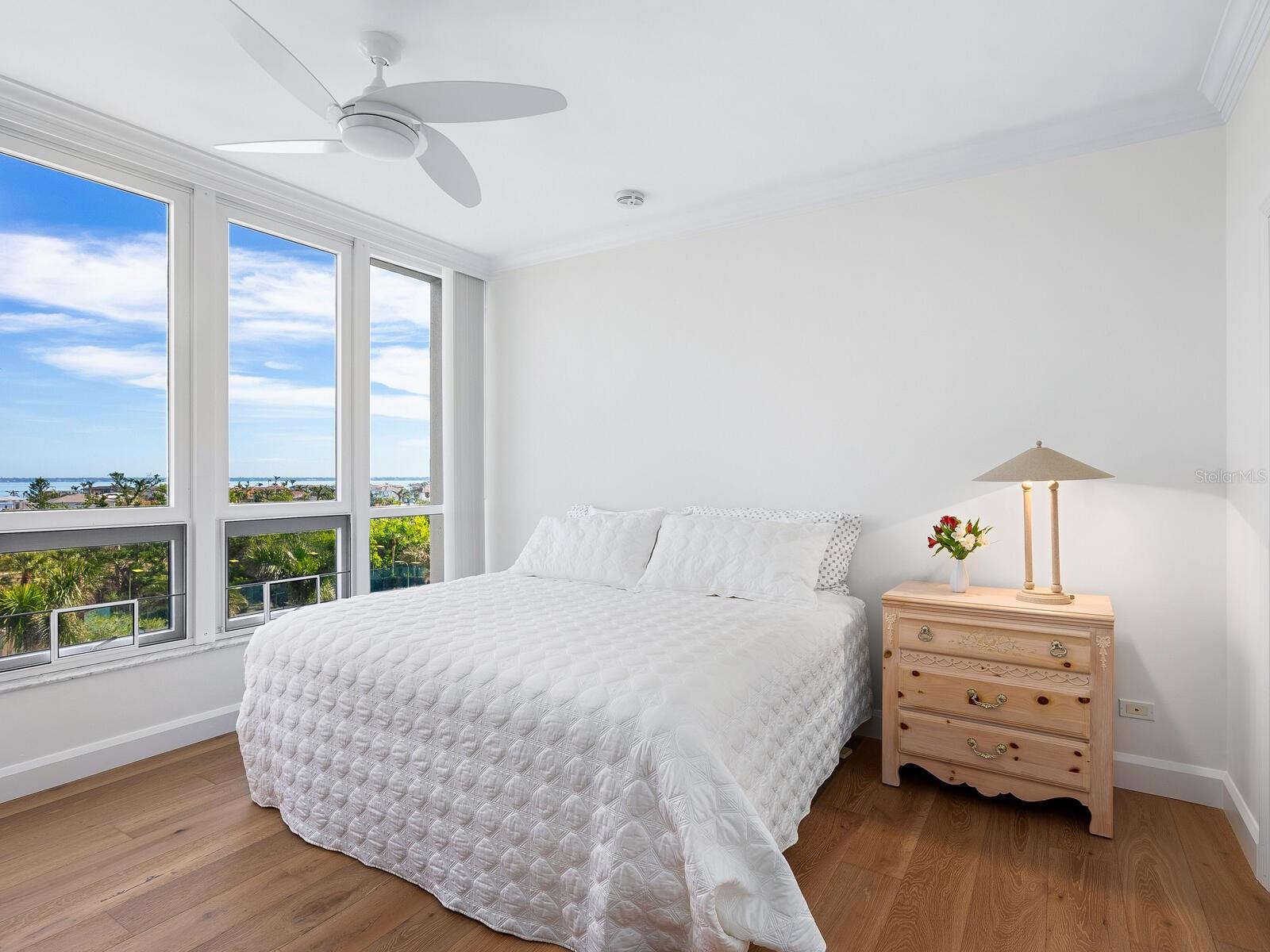 1211 GULF OF MEXICO DR #301, LONGBOAT KEY, FL, 34228