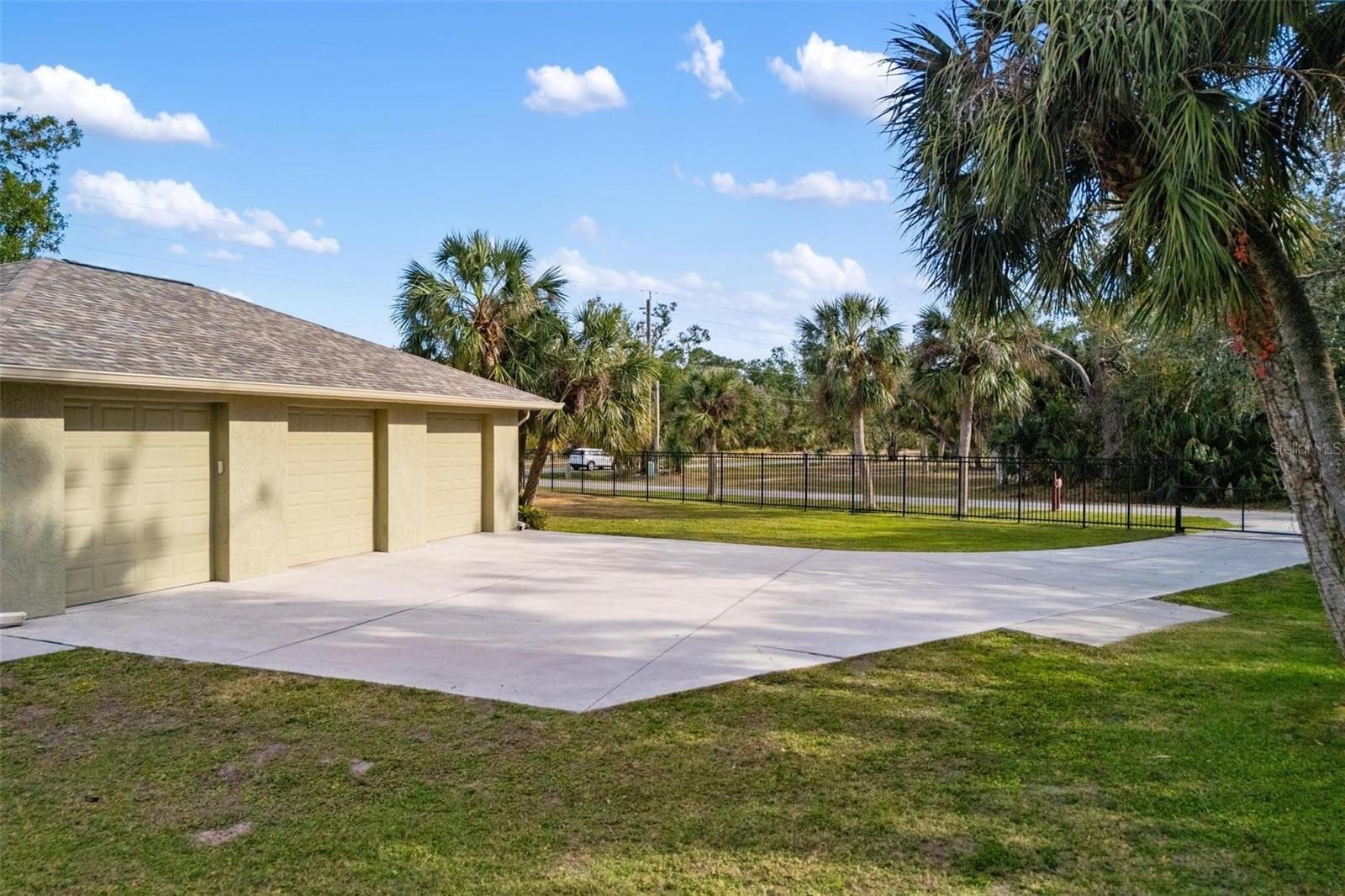 1621 MISSION VALLEY BLVD, NOKOMIS, FL, 34275
