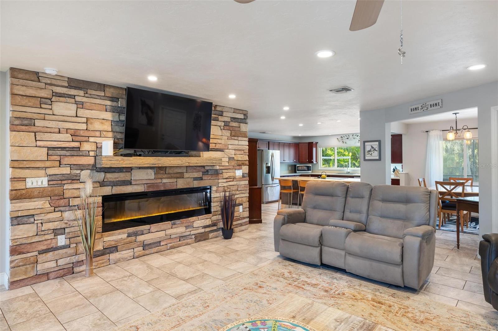 1621 MISSION VALLEY BLVD, NOKOMIS, FL, 34275