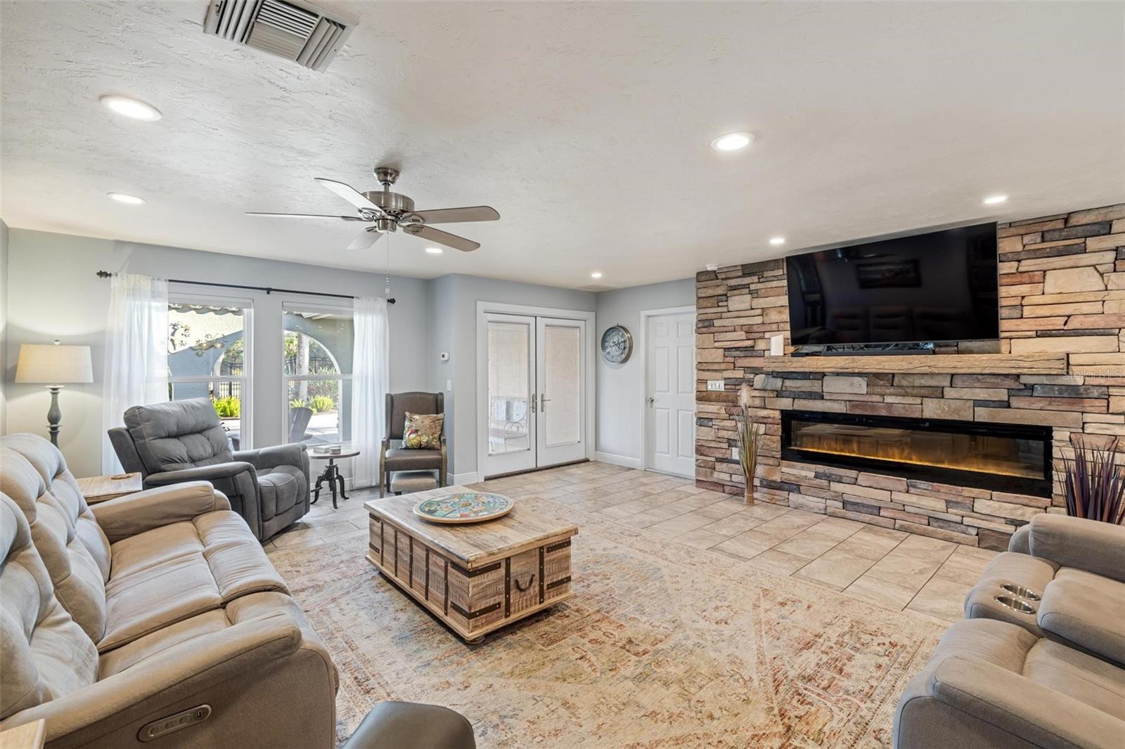 1621 MISSION VALLEY BLVD, NOKOMIS, FL, 34275
