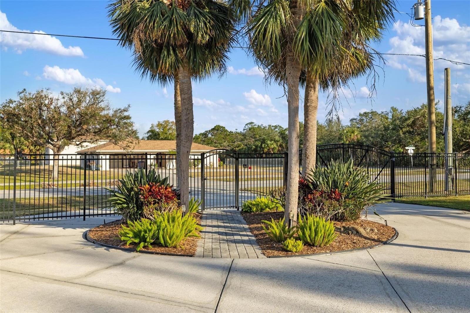 1621 MISSION VALLEY BLVD, NOKOMIS, FL, 34275
