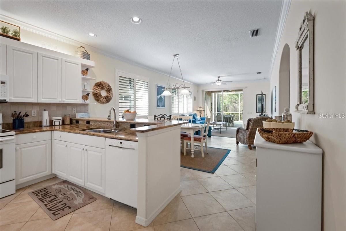 8516 54TH AVENUE CIR E, BRADENTON, FL, 34211