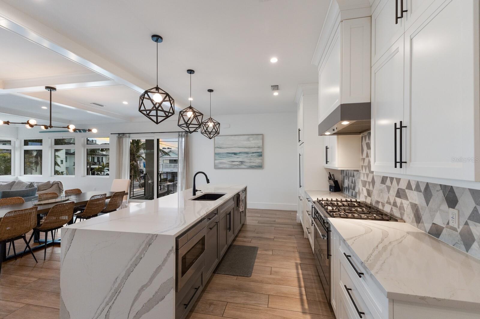 6605 GULF DR, HOLMES BEACH, FL, 34217