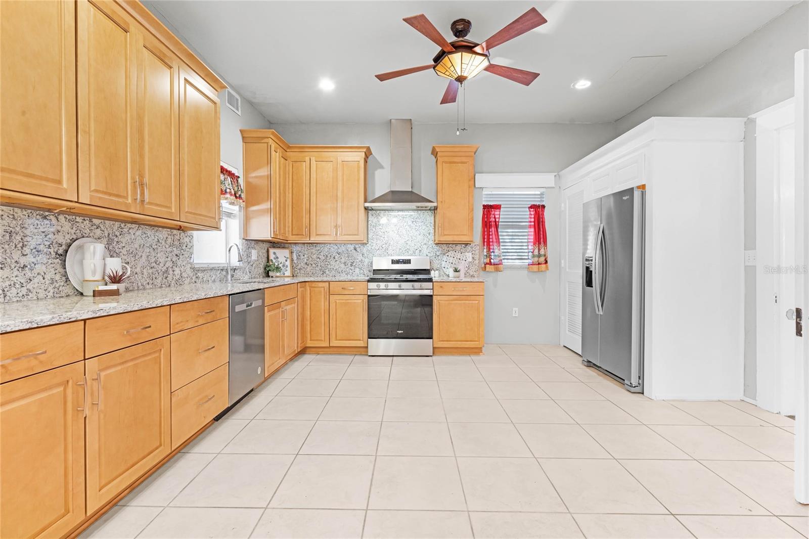 211 CASSADY ST, UMATILLA, FL, 32784