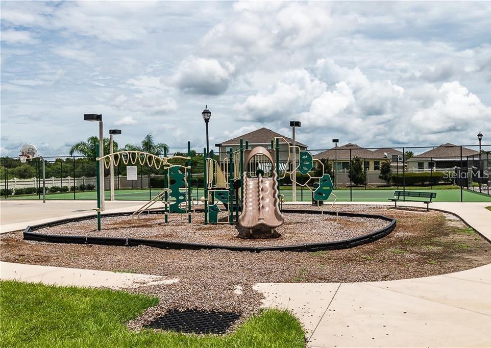 7864 CARRIAGE POINTE DR, GIBSONTON, FL, 33534