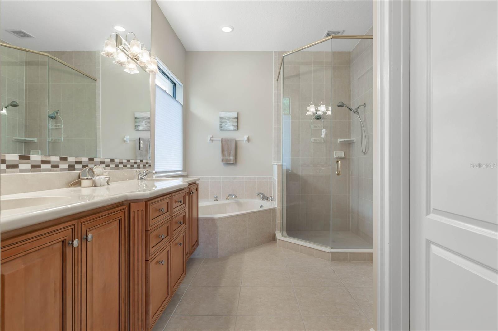 32 JASMINE DR, PALM COAST, FL, 32137