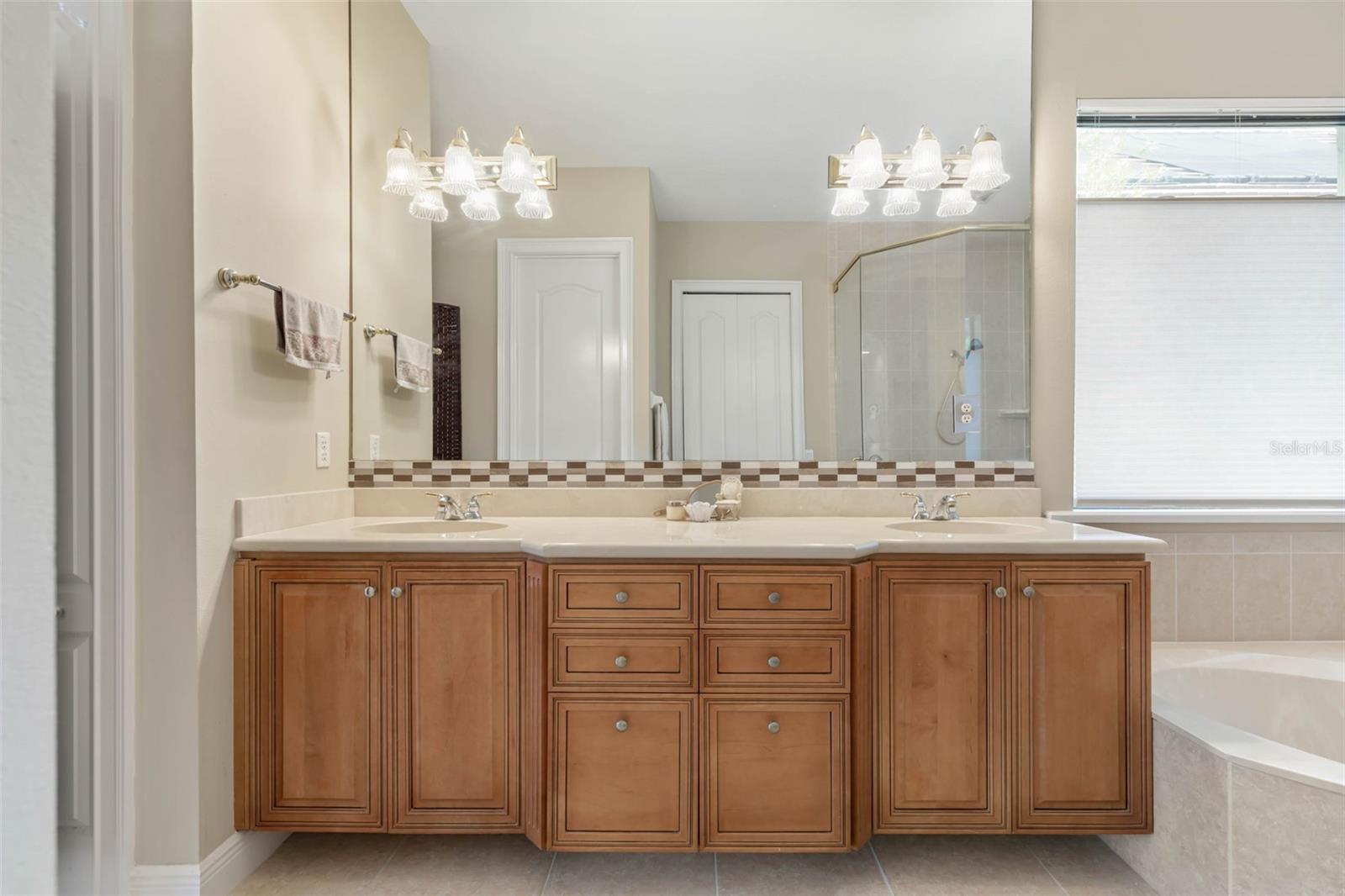 32 JASMINE DR, PALM COAST, FL, 32137