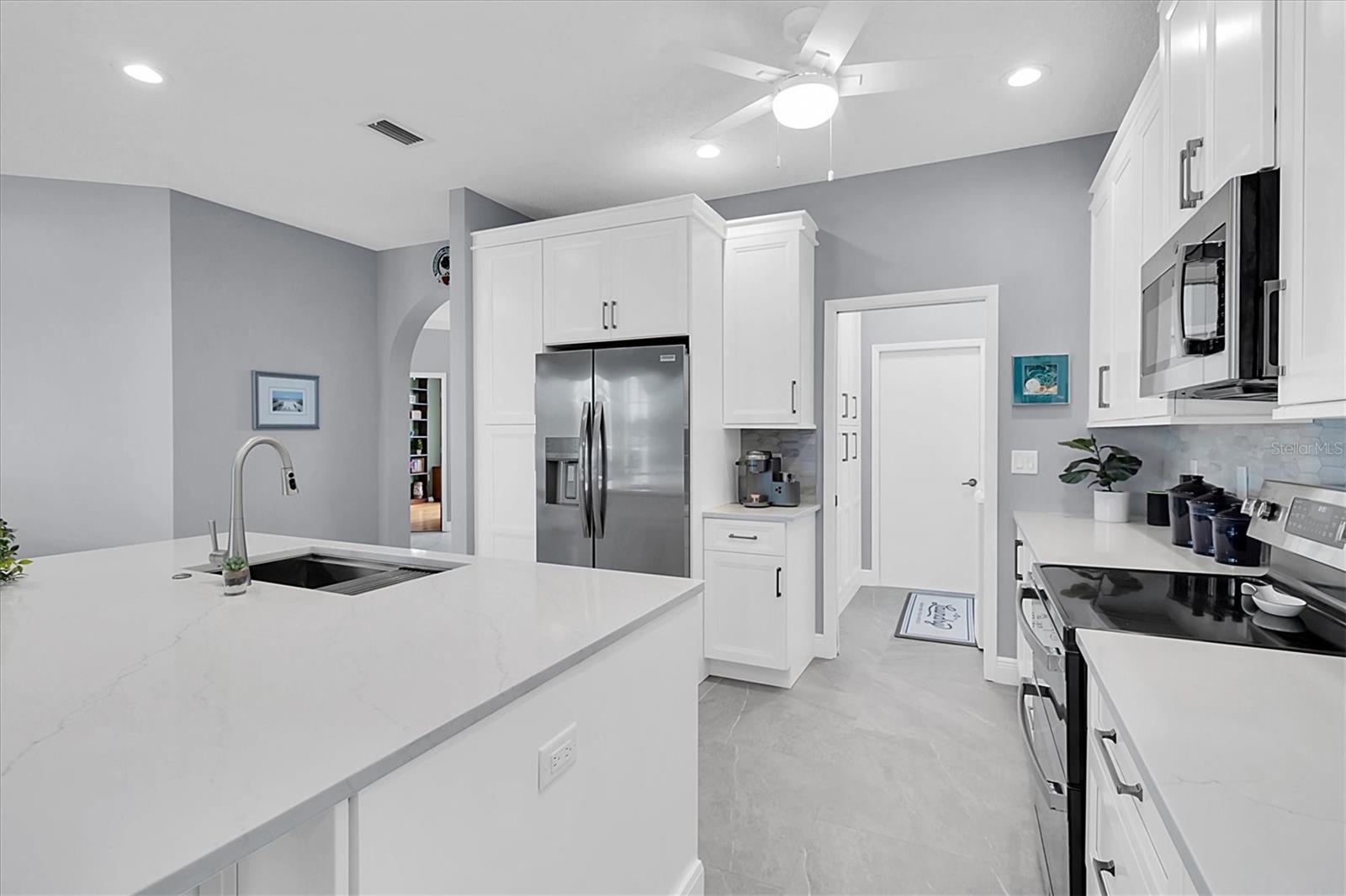 5471 STALLION LAKE DR, PALM HARBOR, FL, 34685