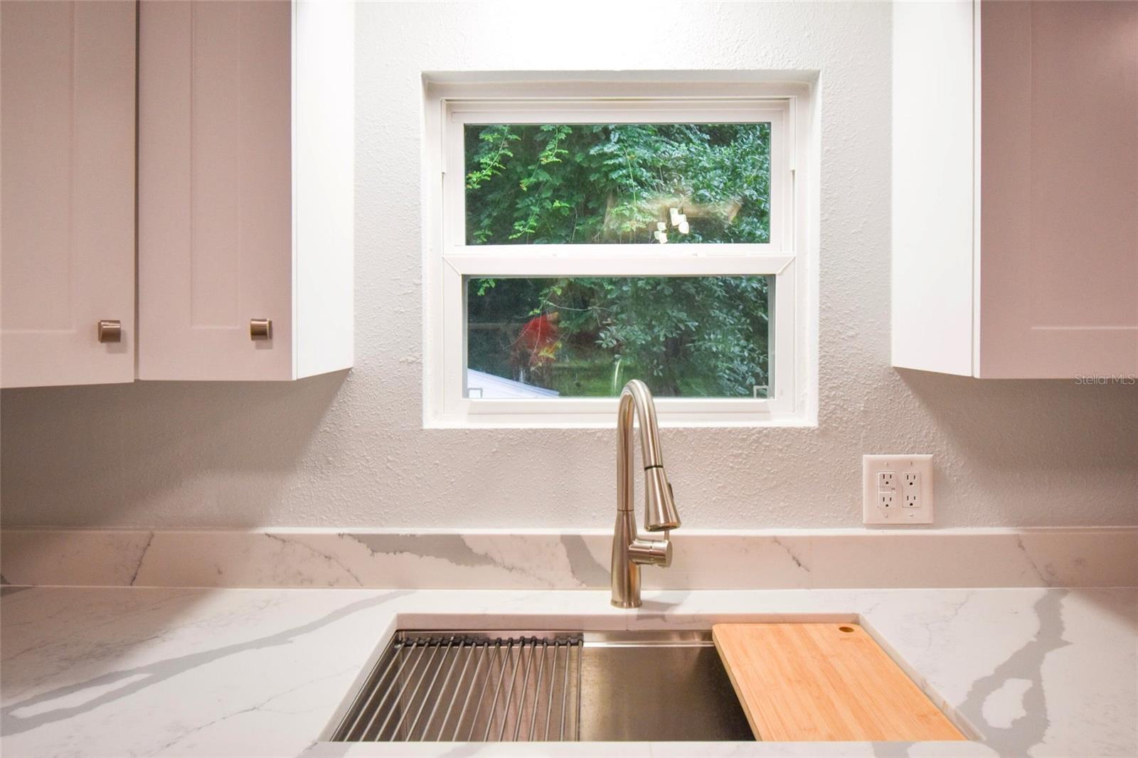 24050 N BASS RD, ASTOR, FL, 32102