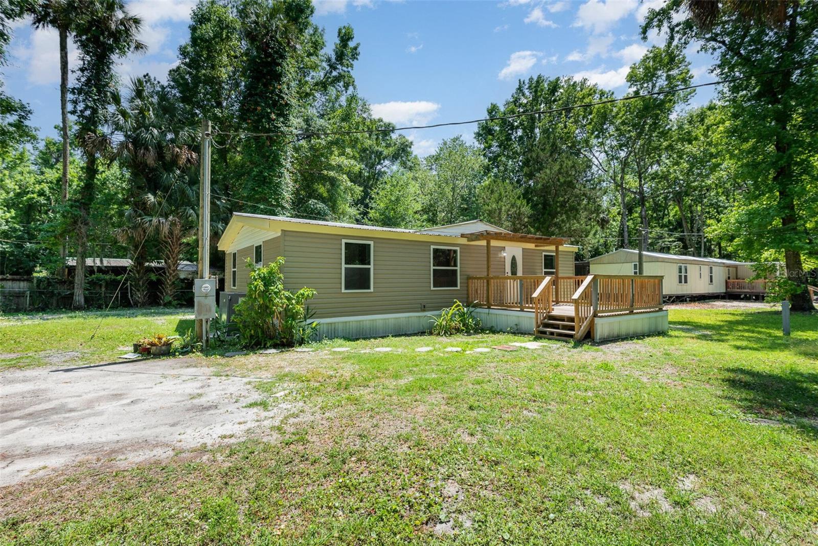 24050 N BASS RD, ASTOR, FL, 32102