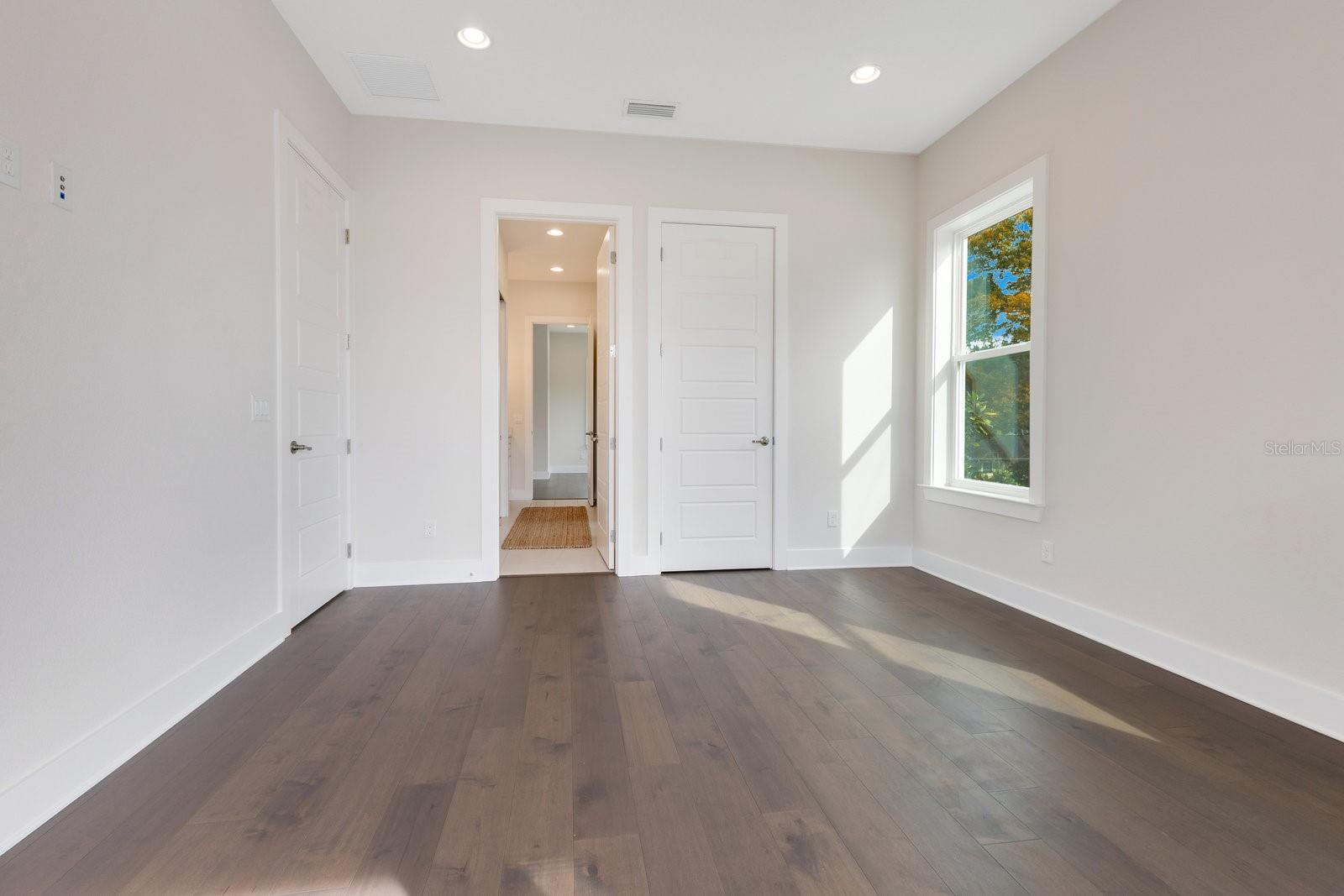 400 W HAZEL ST, ORLANDO, FL, 32804
