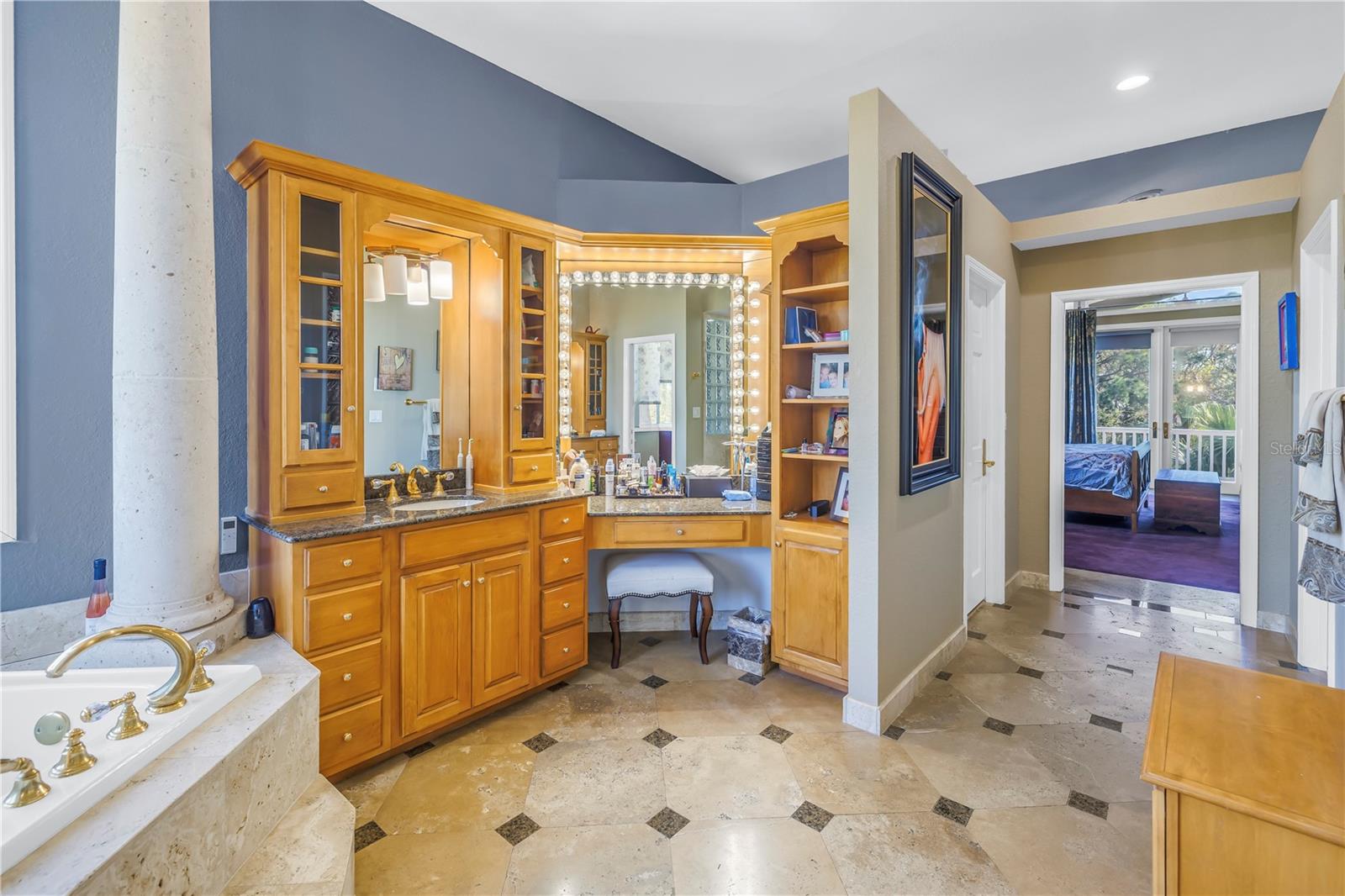 8755 COMMODORE DR, SEMINOLE, FL, 33776