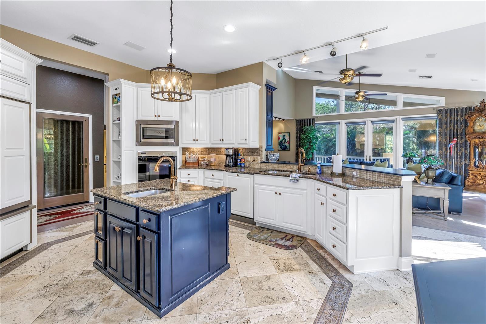 8755 COMMODORE DR, SEMINOLE, FL, 33776