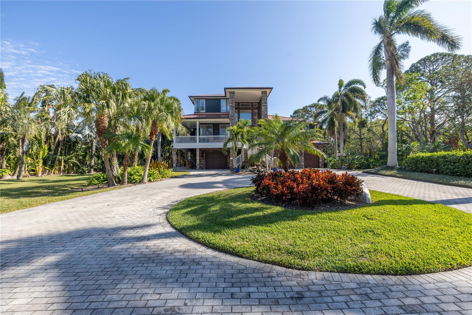 8755 COMMODORE DR, SEMINOLE, FL, 33776