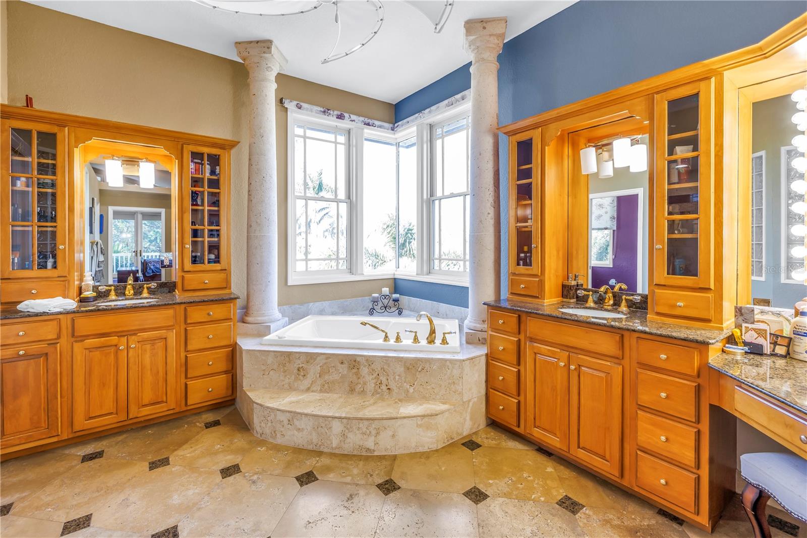 8755 COMMODORE DR, SEMINOLE, FL, 33776