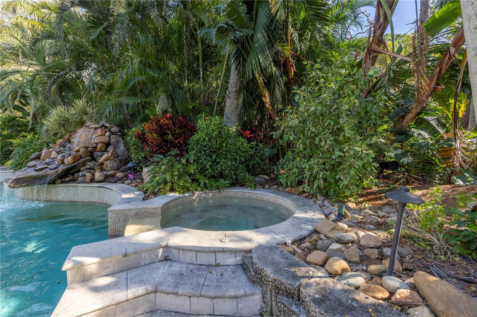 8755 COMMODORE DR, SEMINOLE, FL, 33776