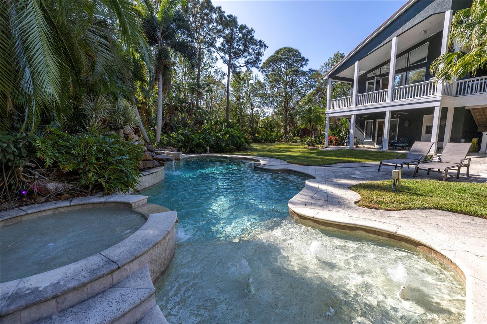 8755 COMMODORE DR, SEMINOLE, FL, 33776