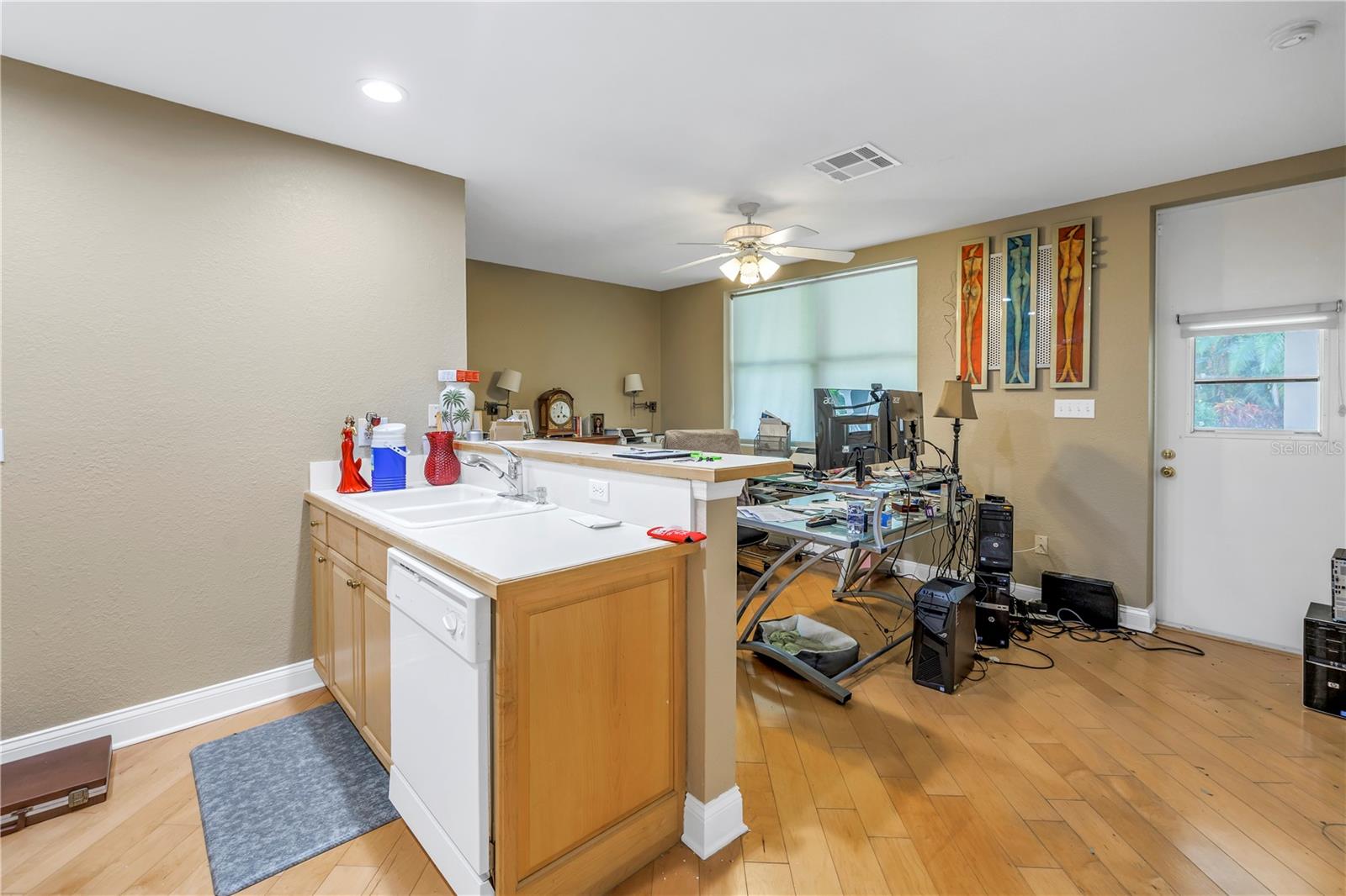 8755 COMMODORE DR, SEMINOLE, FL, 33776
