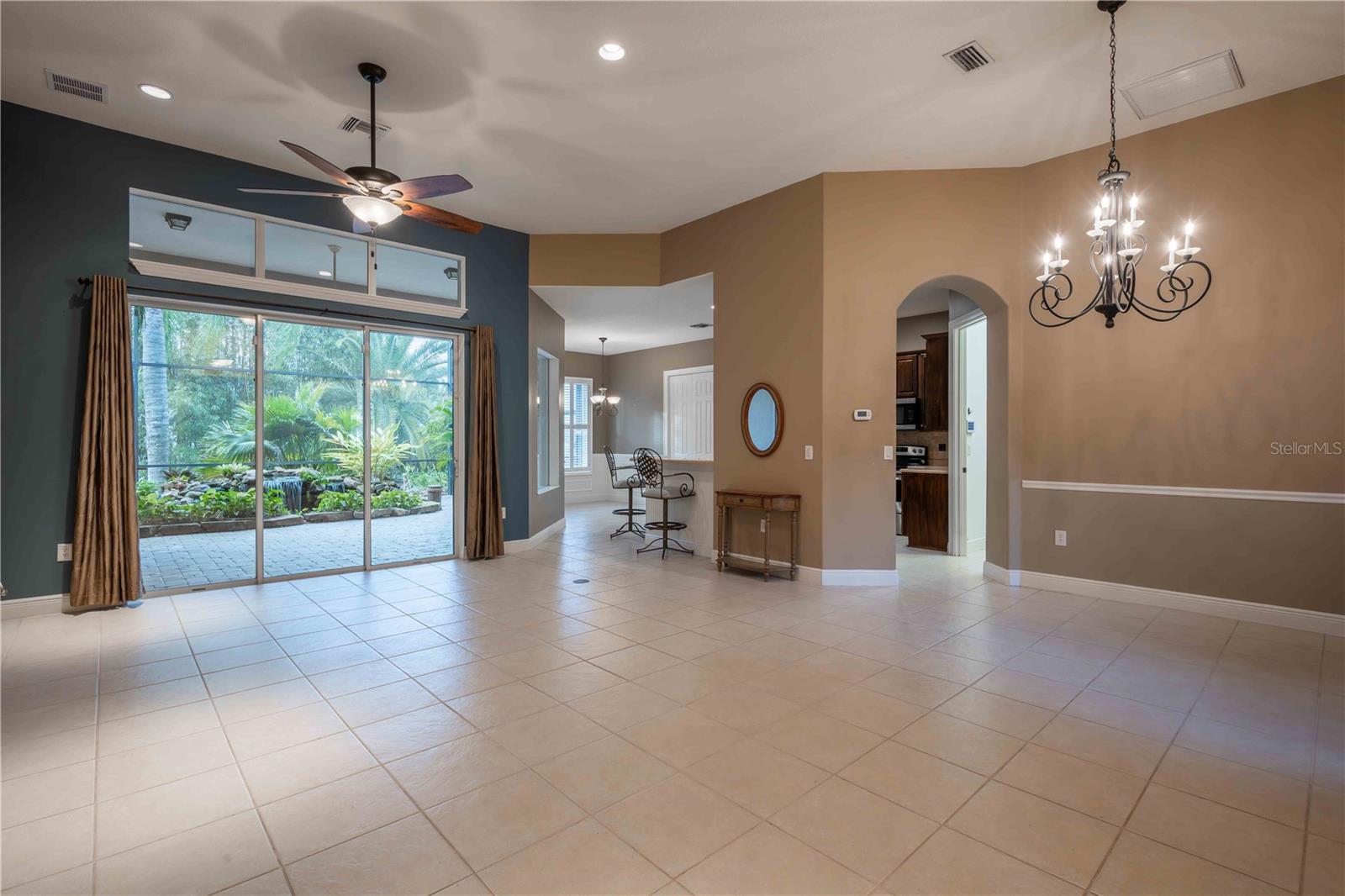 38633 LAKEVIEW WALK, LADY LAKE, FL, 32159