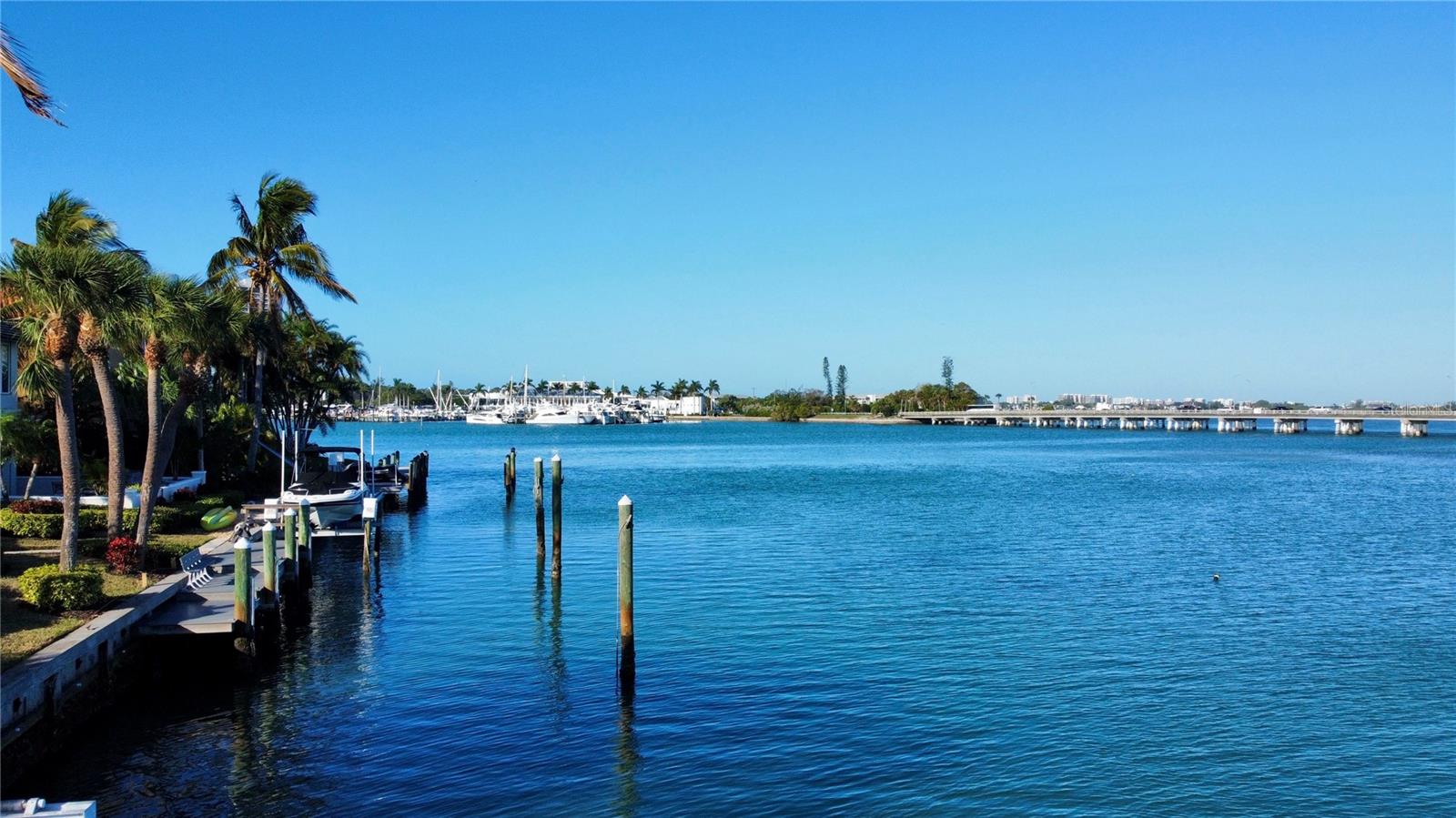 109 N WARBLER LN, SARASOTA, FL, 34236
