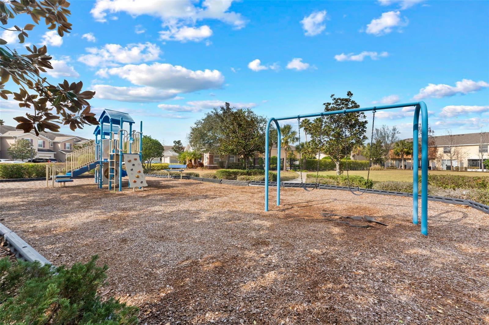 5037 WHITE SANDERLING CT, TAMPA, FL, 33619