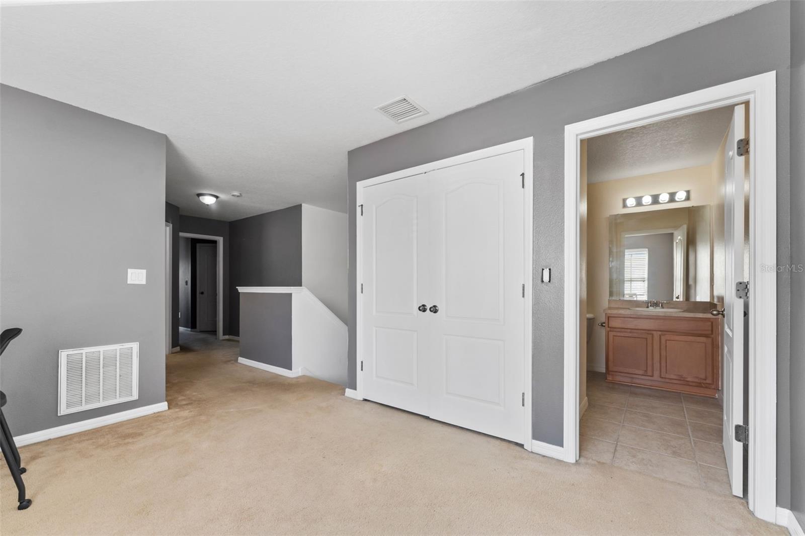 5037 WHITE SANDERLING CT, TAMPA, FL, 33619