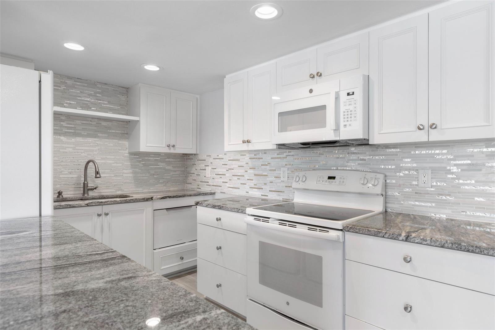 56 CLUB HOUSE DR #206, PALM COAST, FL, 32137