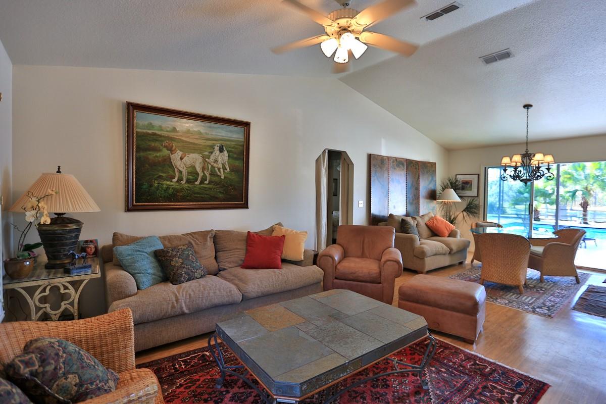 OM692861 Property Photo