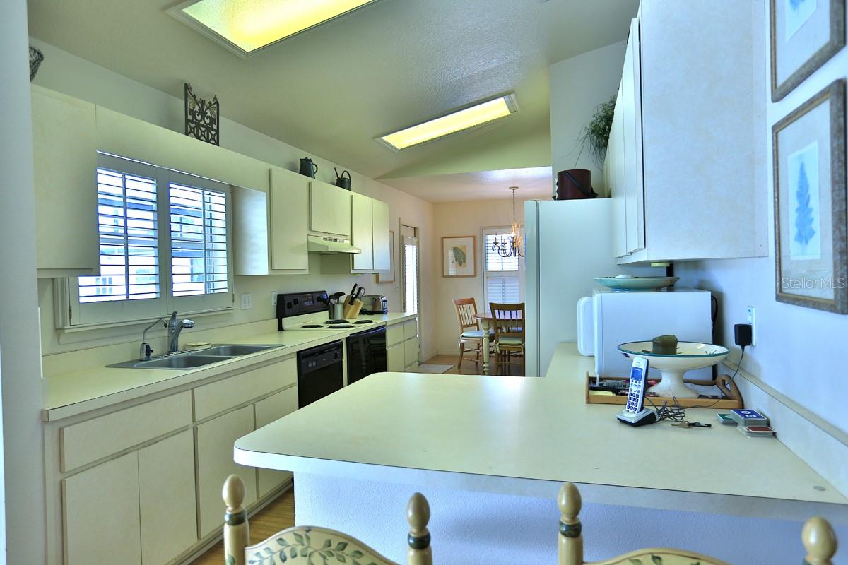 OM692861 Property Photo