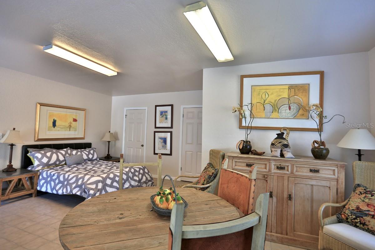 OM692861 Property Photo