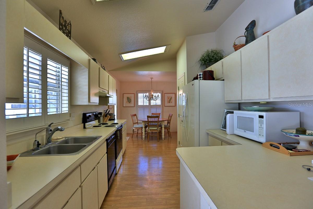 OM692861 Property Photo