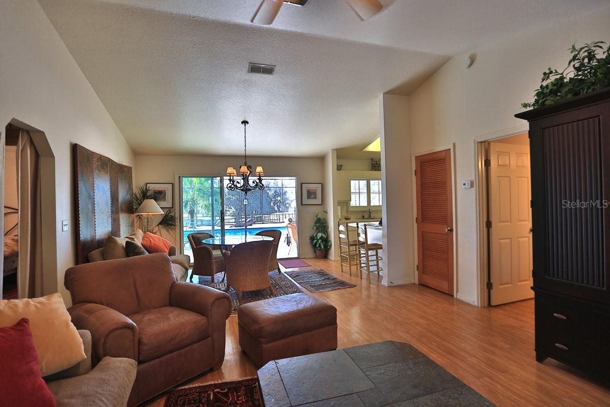 OM692861 Property Photo