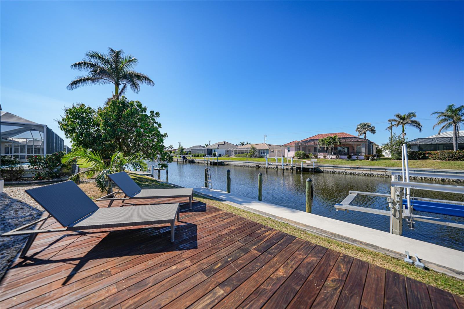 561 VIA ESPLANADE, PUNTA GORDA, FL, 33950