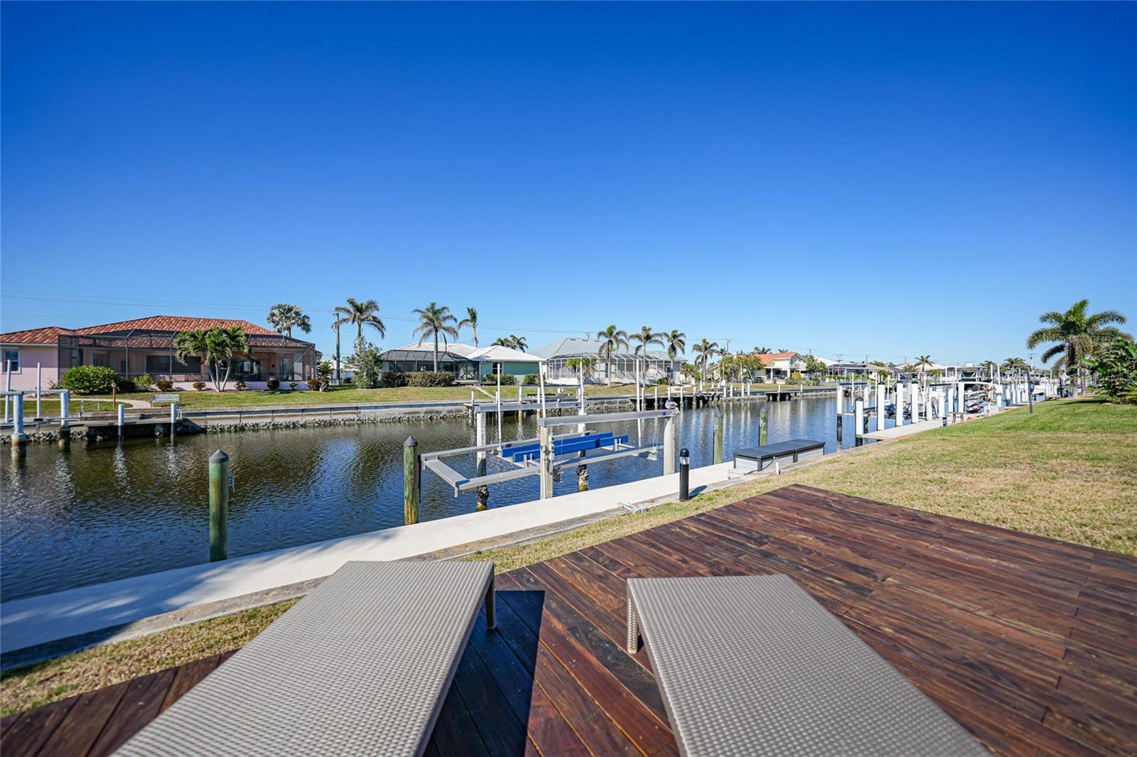 561 VIA ESPLANADE, PUNTA GORDA, FL, 33950