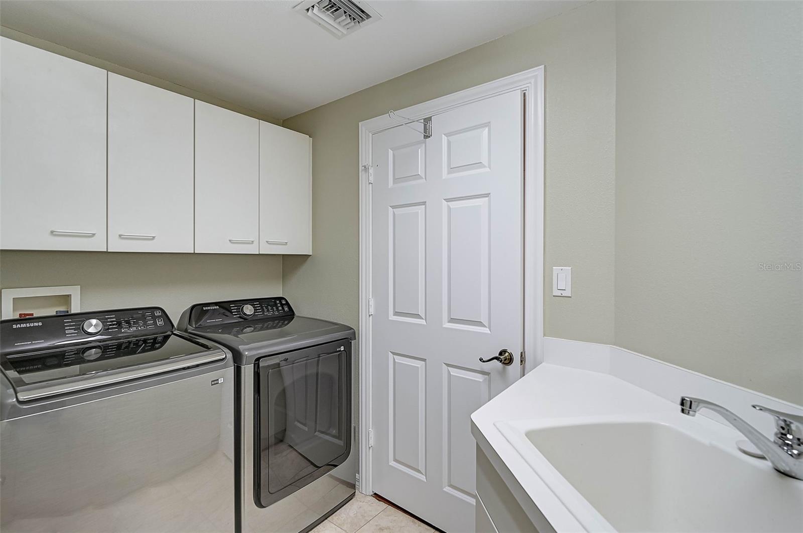 385 N POINT RD #402, OSPREY, FL, 34229