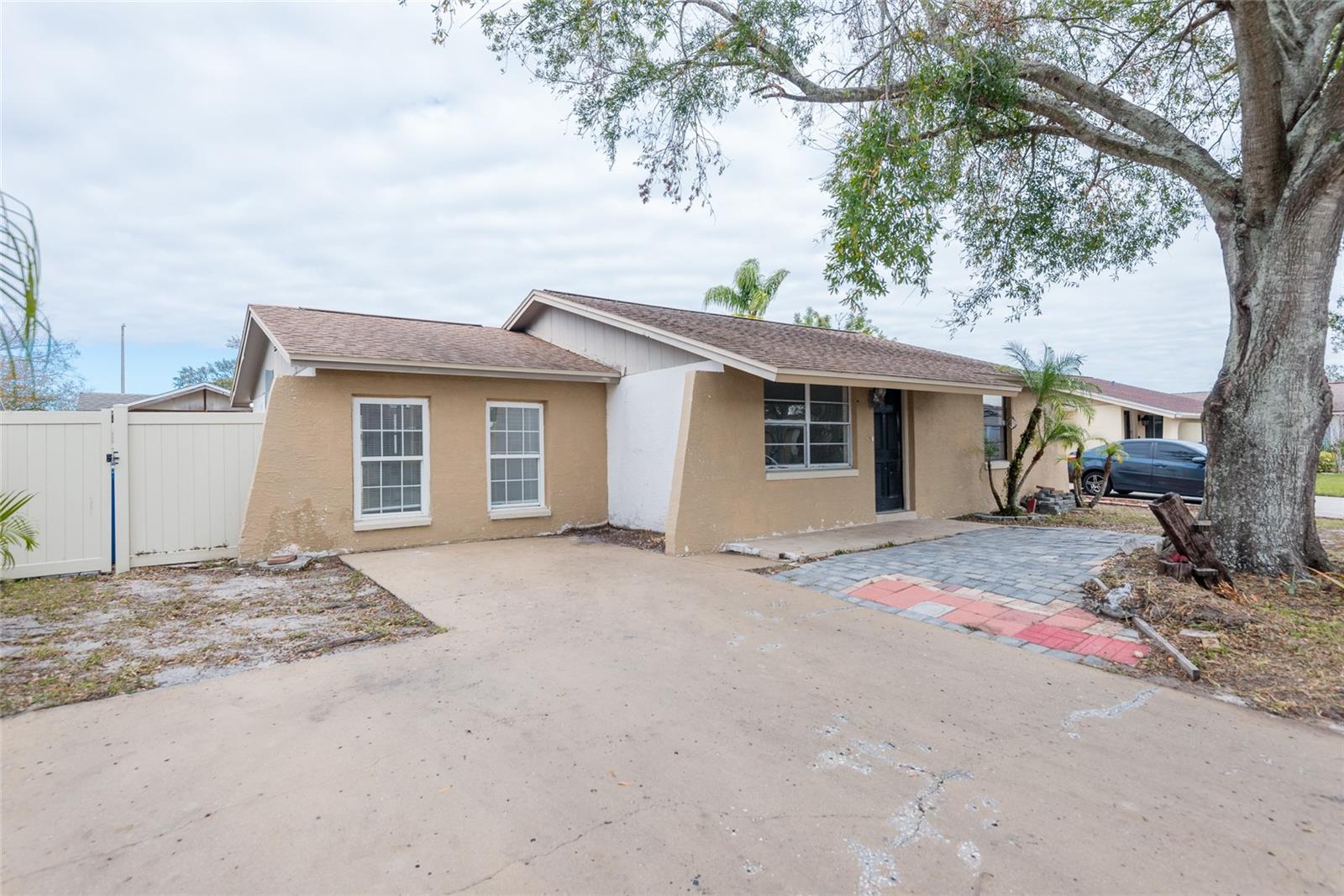 10205 BELLHURST CT, TAMPA, FL, 33615