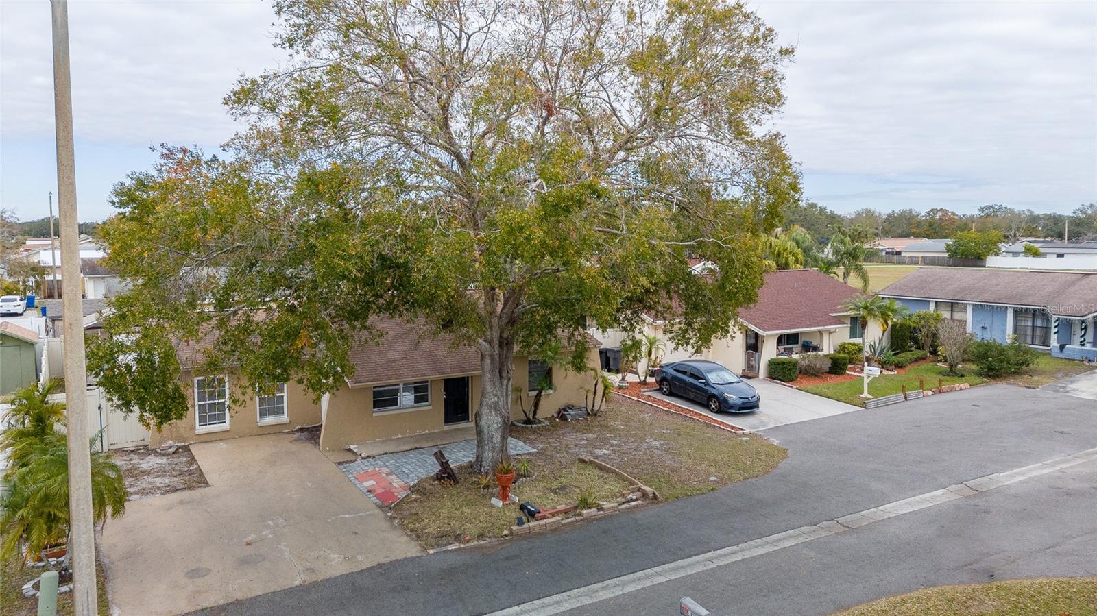 10205 BELLHURST CT, TAMPA, FL, 33615