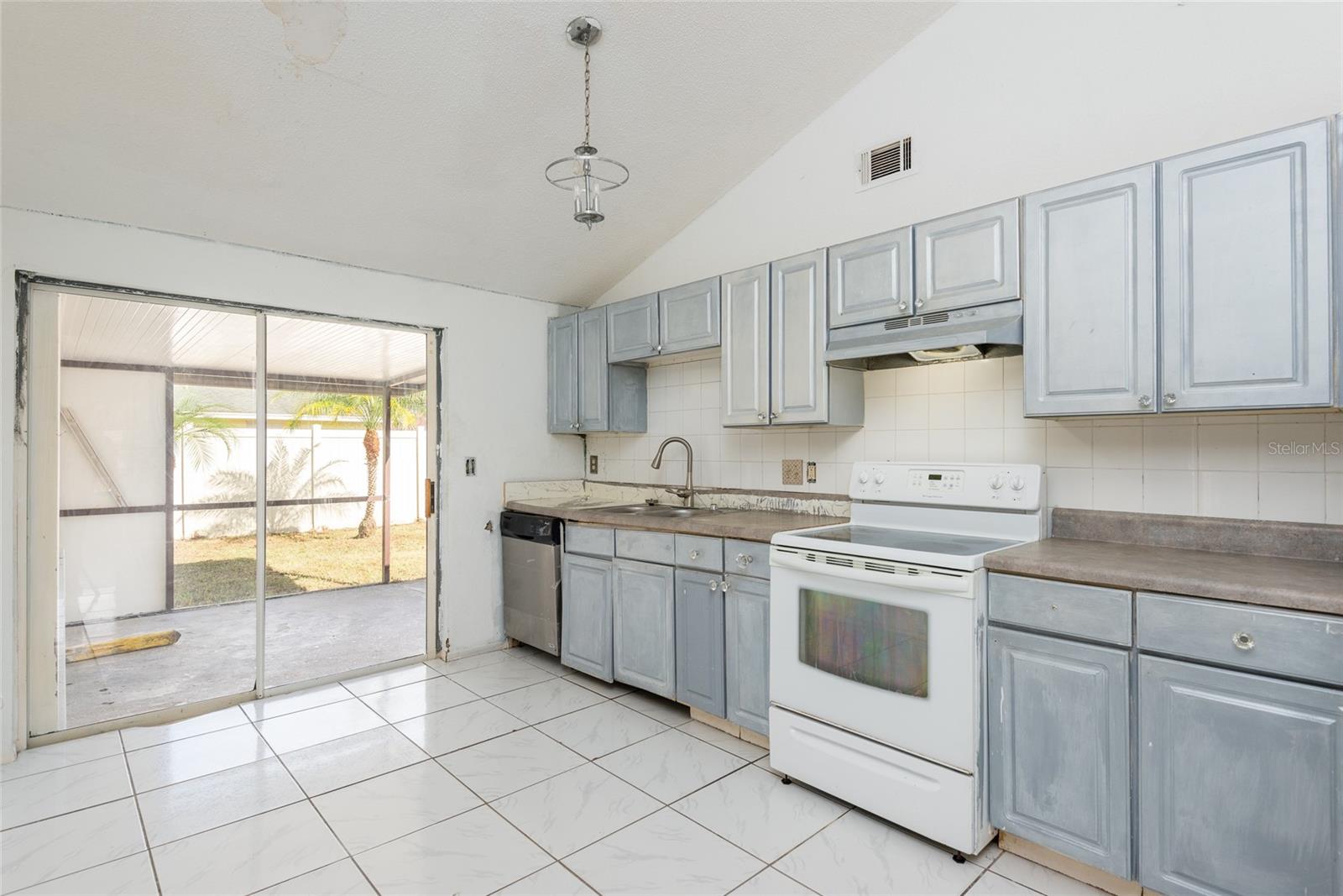 10205 BELLHURST CT, TAMPA, FL, 33615