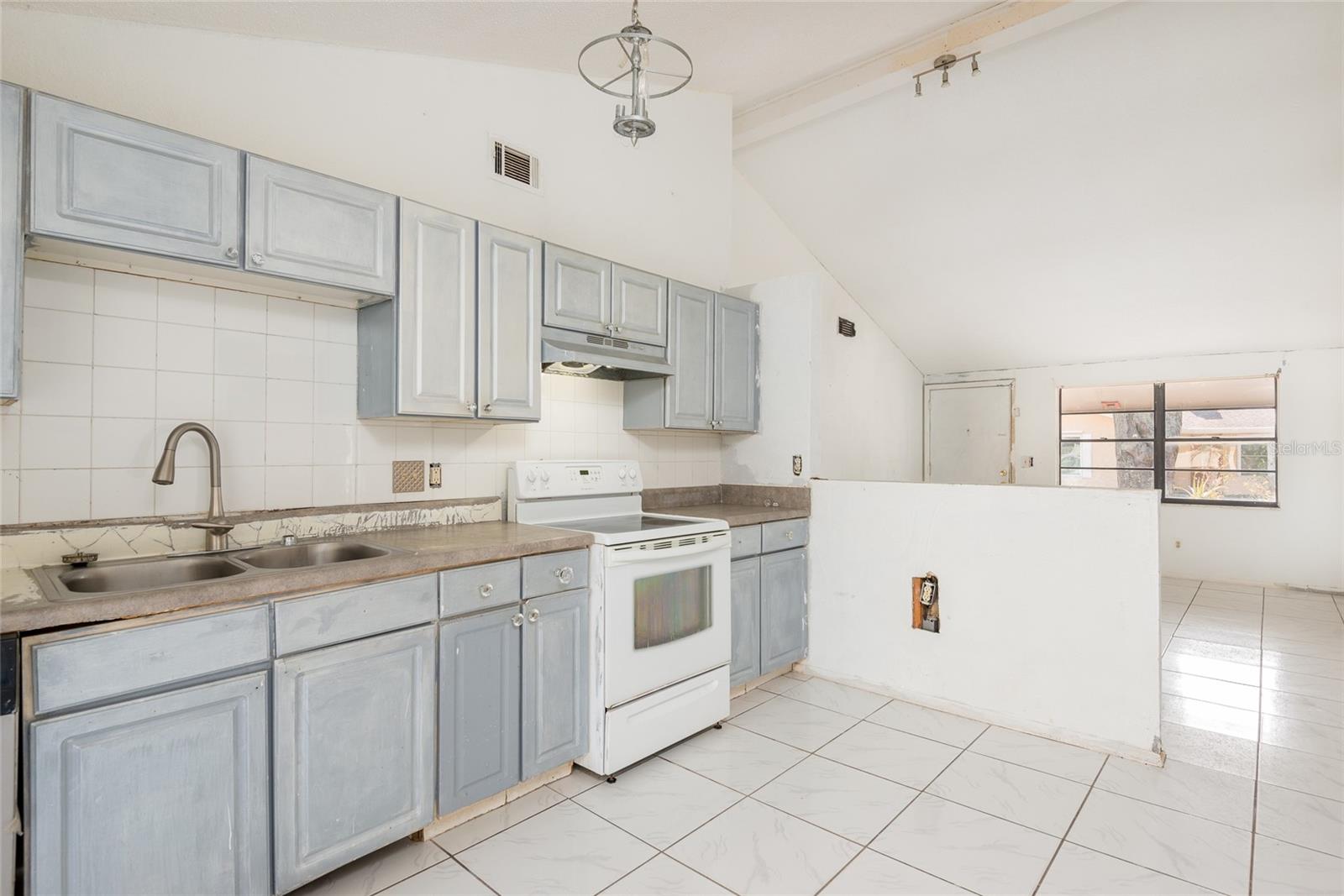 10205 BELLHURST CT, TAMPA, FL, 33615