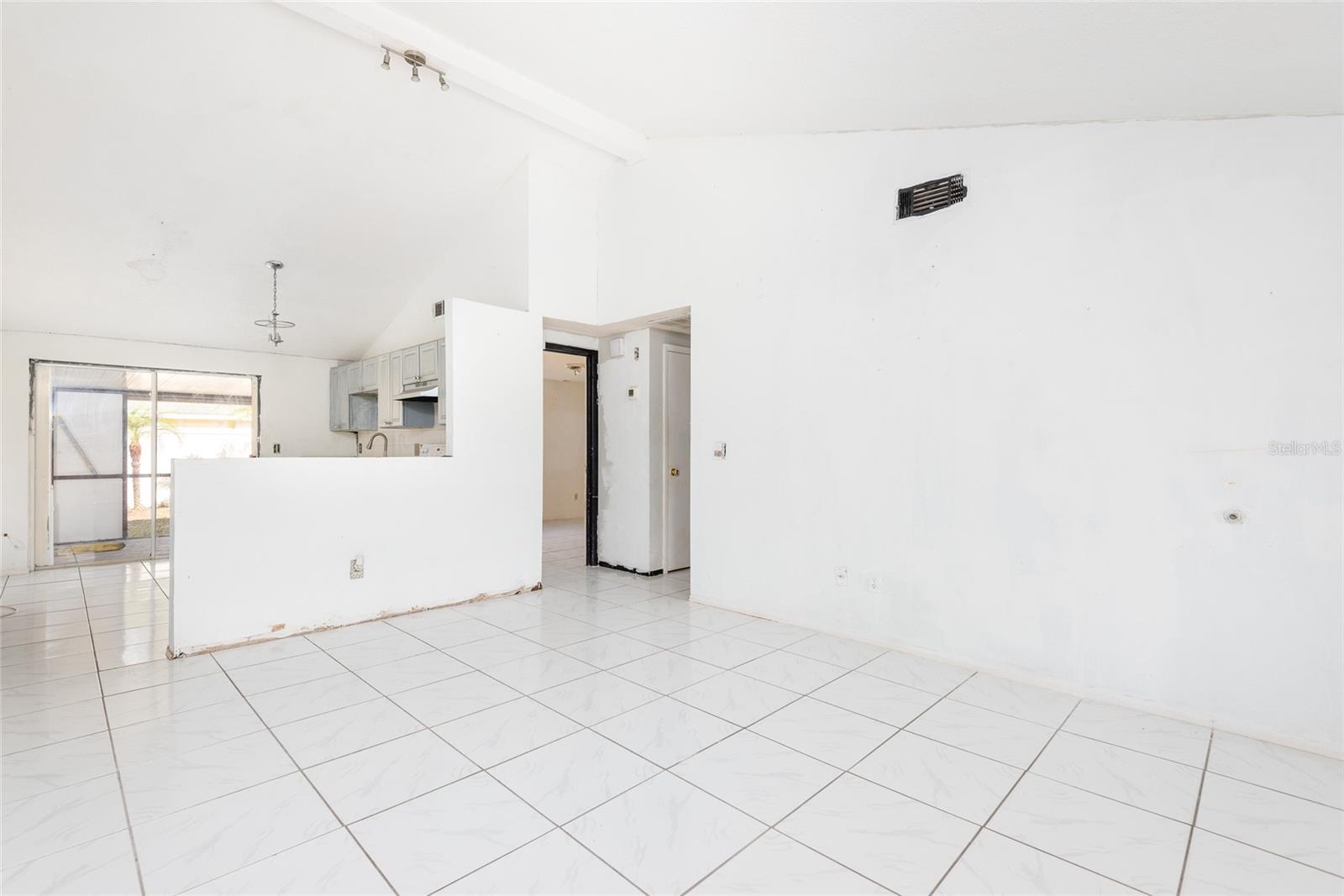 10205 BELLHURST CT, TAMPA, FL, 33615