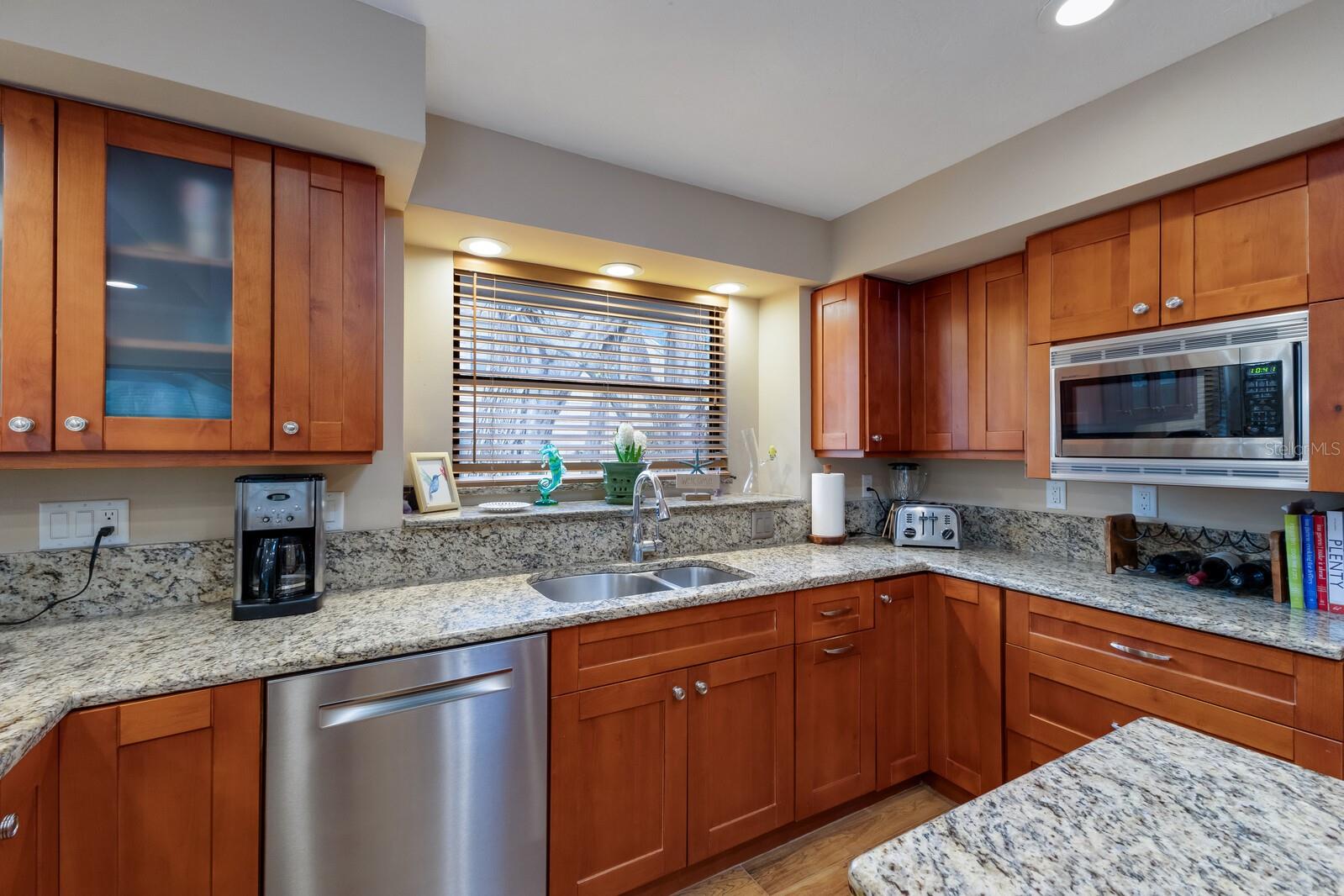 1225 S VIEW DR, SARASOTA, FL, 34242