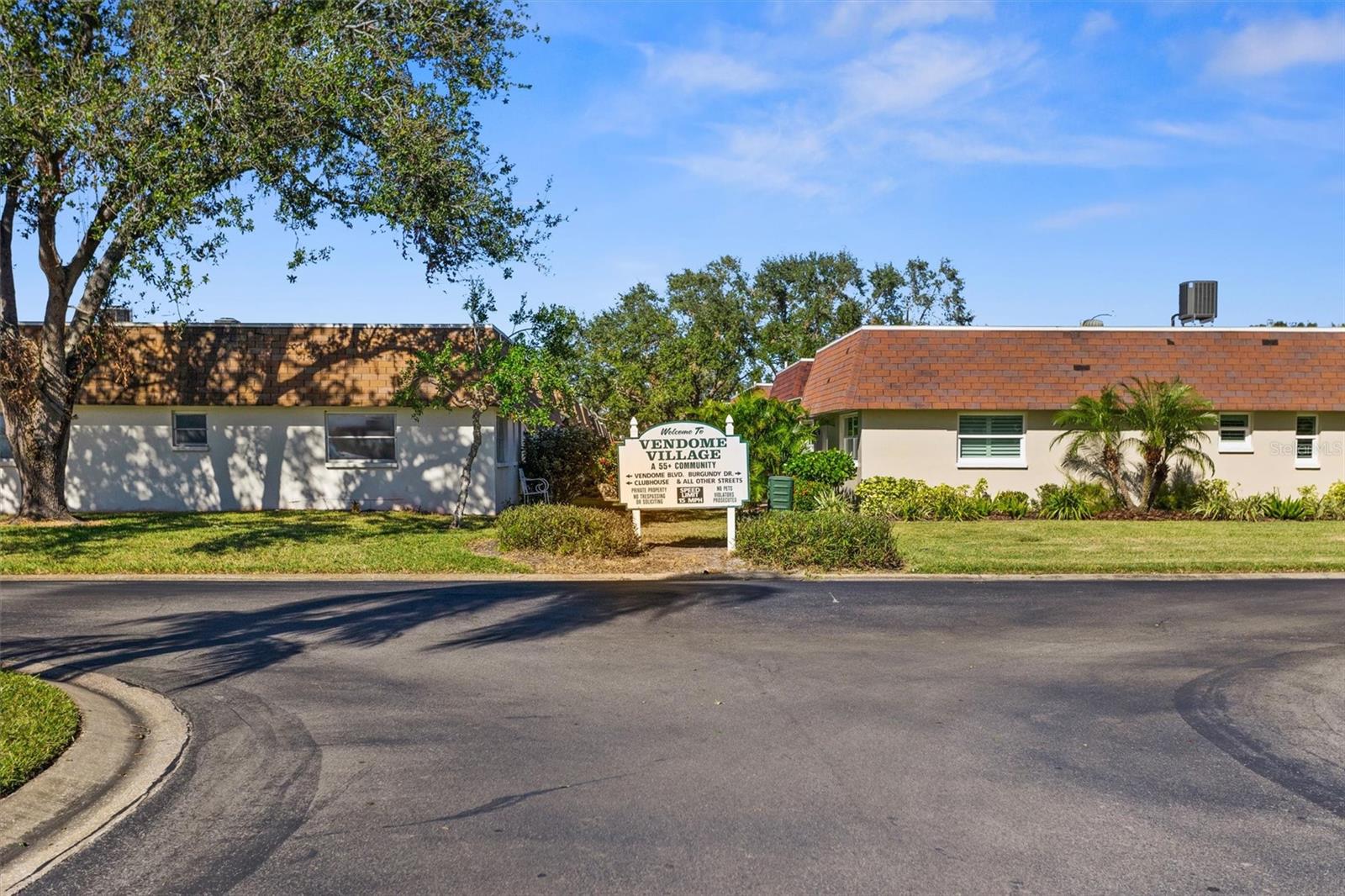 6815 VERSAILLES N, PINELLAS PARK, FL, 33781